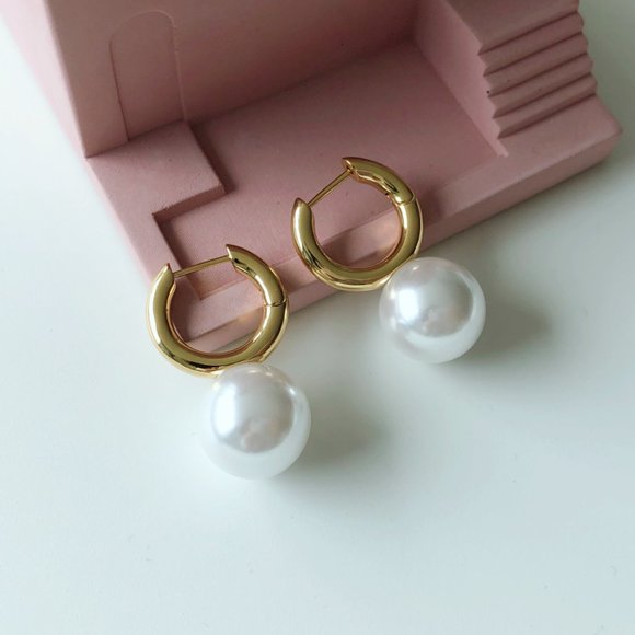 Gold Hoops Pearl Earrings - Picture 5 of 7
